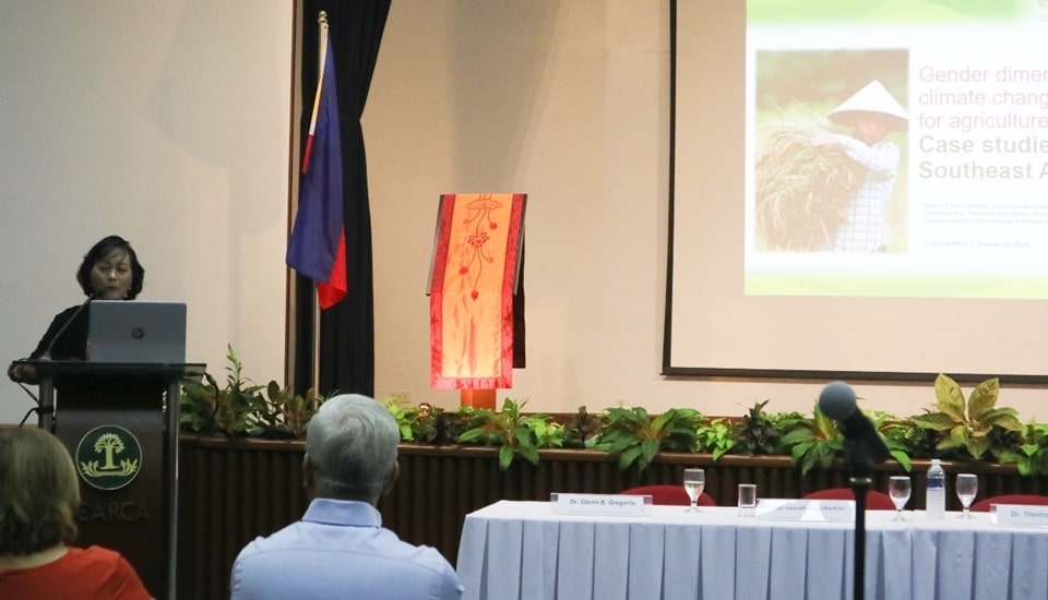 Dr. Thelma Paris discussed gender dimension of climate change research in agriculture in the Agriculture and Development Seminar Series (ADSS) of SEARCA, prior to the actual book launch.