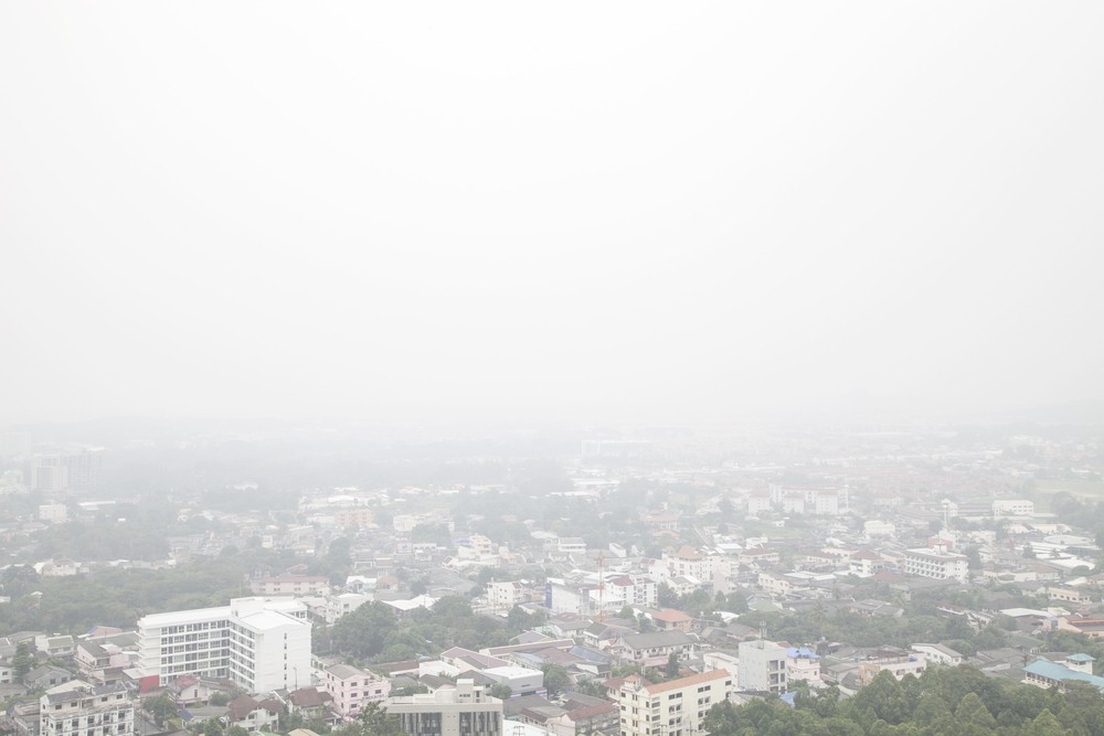 The smoke caused by forest fires in Indonesia has caused a thick density of smog as far as Phuket in Thailand. Image: Panya Kuanun / Shutterstock.com