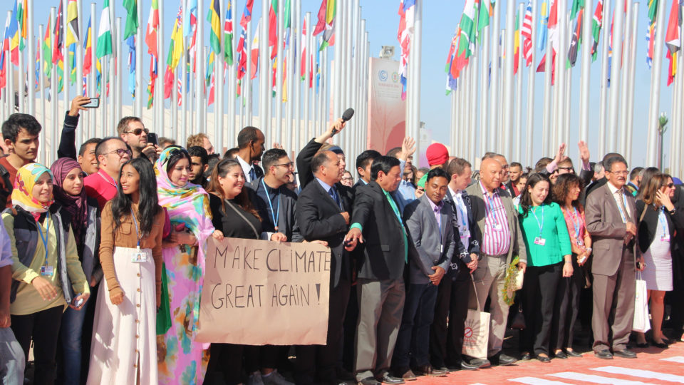 A UNFCCC photoshoot on November 18, 2016. Photo: Flickr / Takver