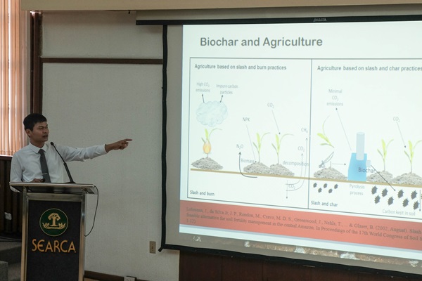 biochar-captures-interest-in-searca-special-graduate-seminar-03