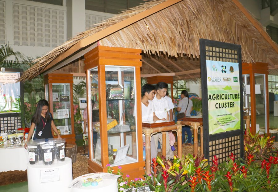 searca-participates-in-los-banos-science-festival-01