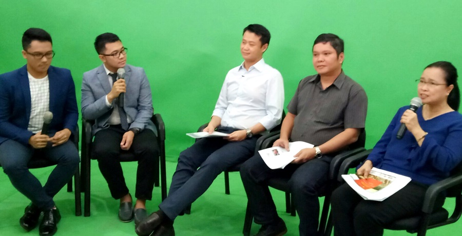 From right: Dr. Bessie M. Burgos, SEARCA Program Head for Research and Development; Prof. Mahar Lagmay of the UP NOAH Center; and Philippine Senator Sherwin Gatchalian served as panelists in an episode of the web series “2030” to be launched in September 2017 on TVUP. From left: Forum hosts Mr. Jules Guiang and Mr. Jayson Villagomez of the 2030 Youth Force in the Philippines, Inc.