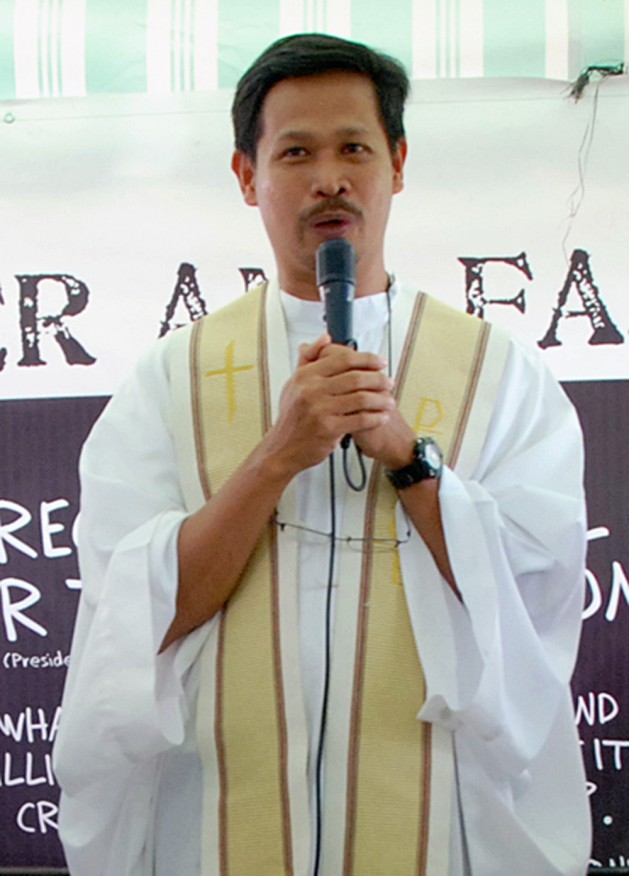 Father Edu Gariguez (photo from CBCPNews) MANILA BULLETIN