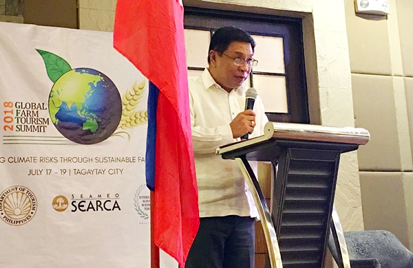 Dr. Fernando C. Sanchez, Jr., University of the Philippines Los Baños (UPLB) Chancellor and Chair of the SEARCA Governing Board, welcomes the participants to the summit on behalf of SEARCA.