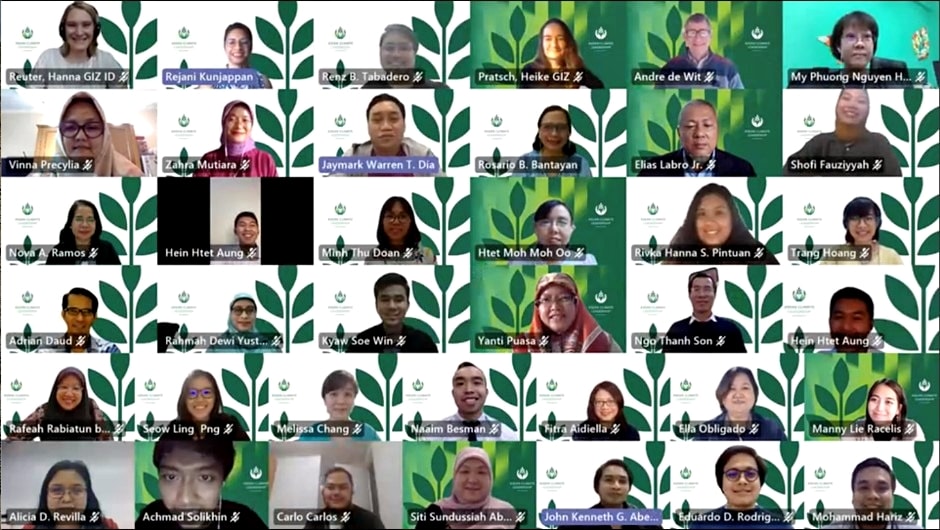 Participants smile for a group photo during the ACLP virtual closing ceremony held on 10 December 2020.