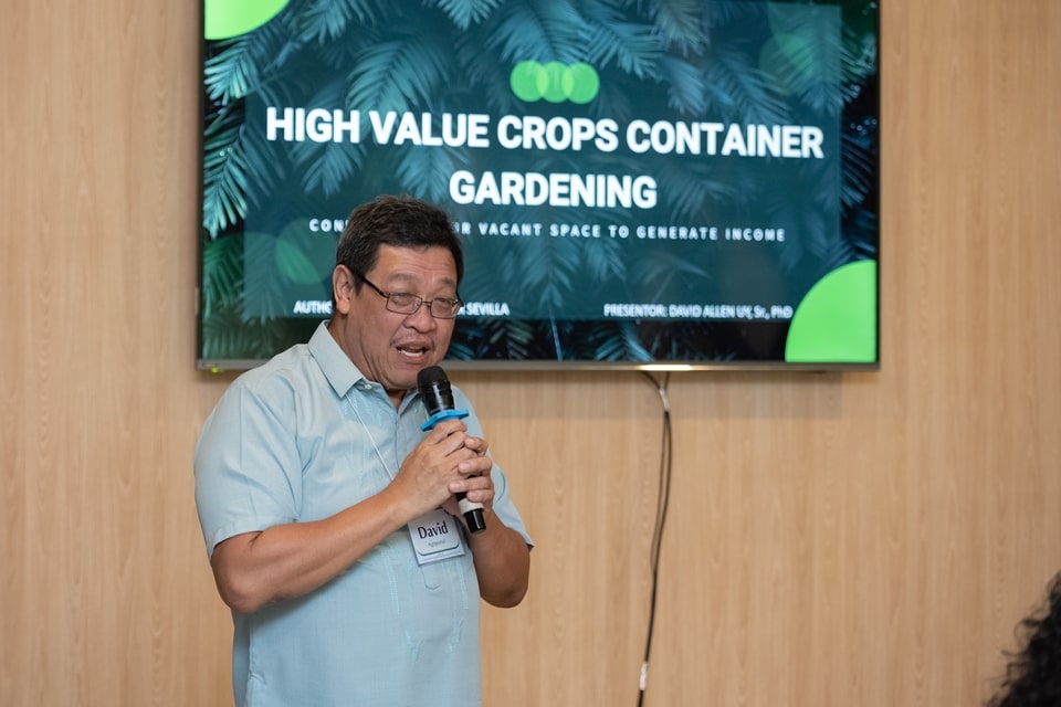 Mr. David Allen Uy from AgriPortal Advocates Philippines, Inc. presents his topic, “High Value Crops Container Gardening” during the parallel session.