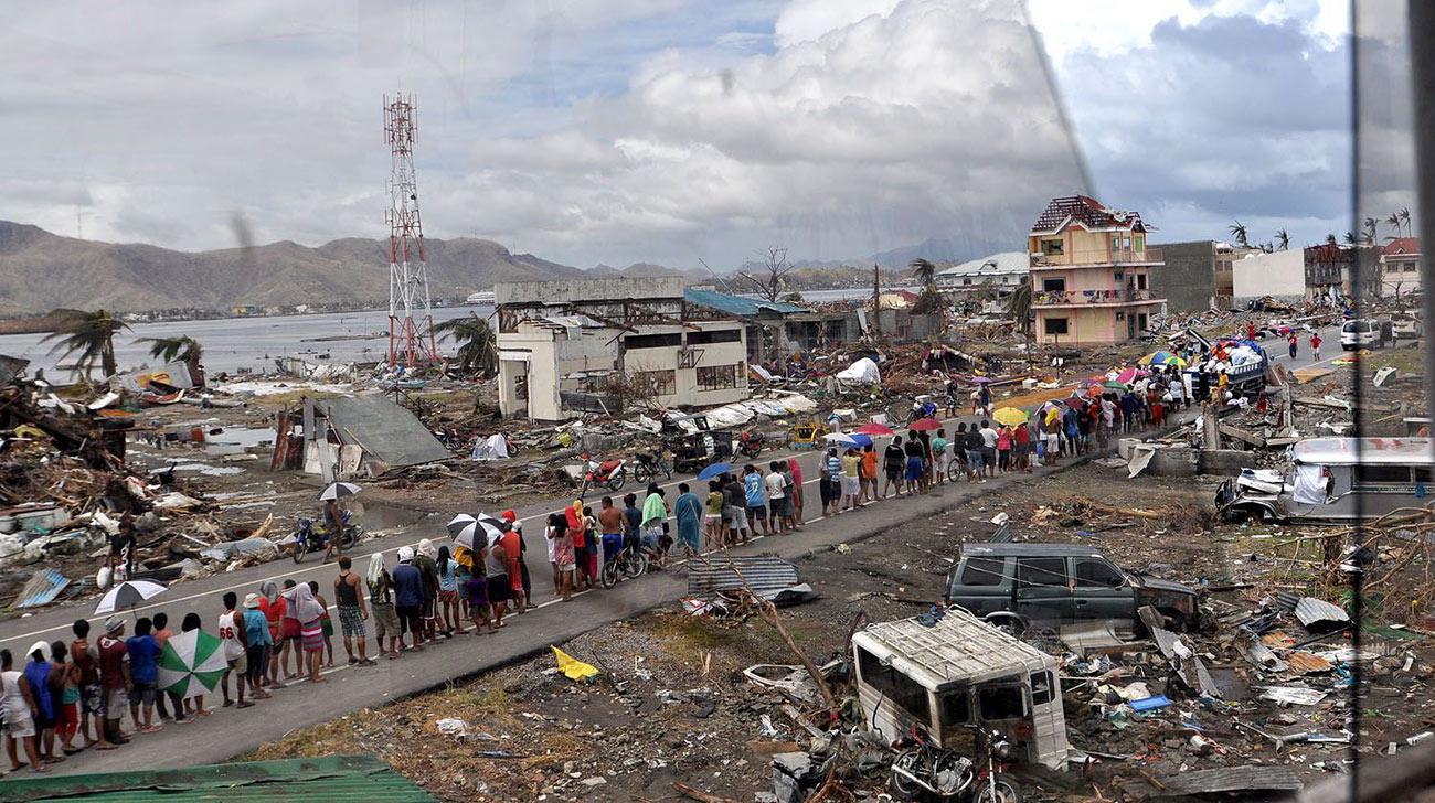 Most residents had nowhere to go, no place to stay. Photo: Philippine Daily Inquirer