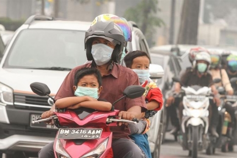 Malaysia, Indonesia shut thousands of schools as haze worsens